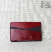card-holder-skorzany-czerwony-czarny-minimalistyczny.jpg