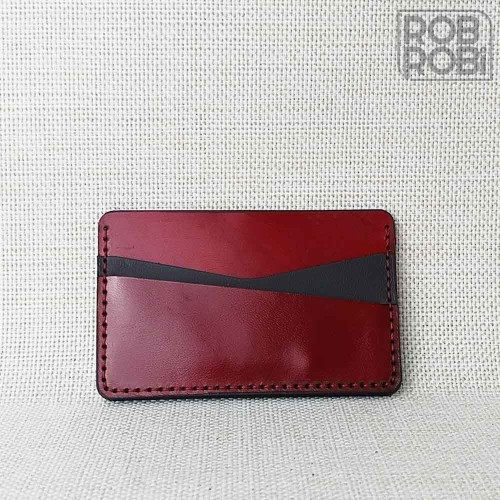 card-holder-skorzany-czerwony-czarny-minimalistyczny.jpg