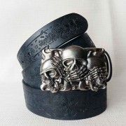 Czarny pasek skórzany męski CZASZKI – lita skóra bydlęca 4 mm z ręcznie tłoczonym motywem czaszek – Rob Robi.