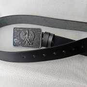 Czarny pasek z skóry naturalnej handmade – skóra licowa najwyższej jakości i solidne wykończenie z klamerką Orła Białego.