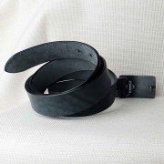 Gładki pasek skórzany handmade Rob Robi – naturalna skóra licowa najwyższej jakości i precyzyjne wykończenie krawędzi.
